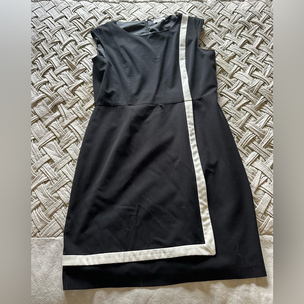 Calvin Klein Women’s Black & Eggshell Sleeveless Belted Sheath Dress Size M